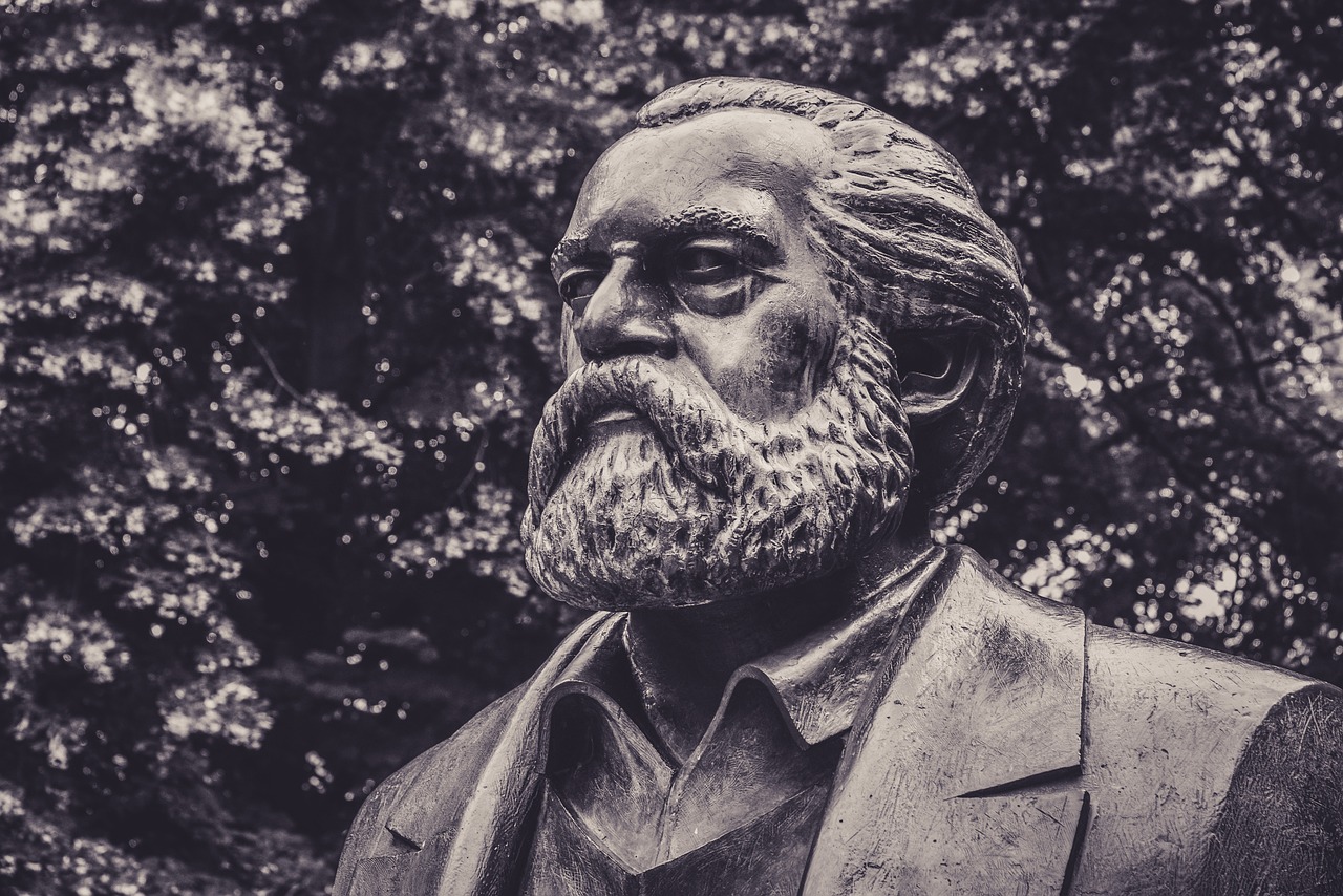 Si bien para Keynes las ideas de Karl Marx eran incomprensibles, su visión de un futuro poscapitalista se asemejaba a la de Marx en La ideología alemana. Foto: Pixabay.