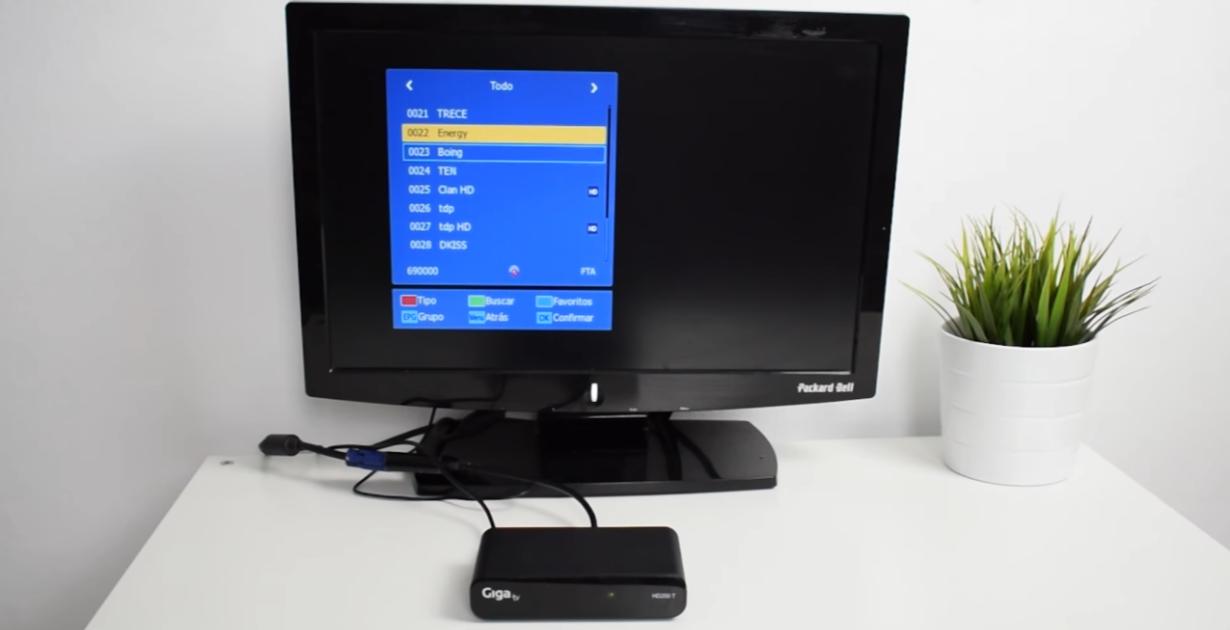 Cómo-convertir-un-monitor-de-computadora-en-TV