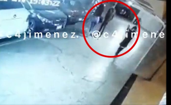 Este es el video que muestra el momento del ataque hacia el abogado | Foto: Captura de pantalla Twitter @c4jimenez