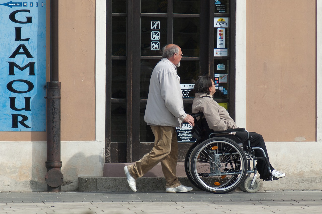 Las personas con discapacidad tienen dificultad para moverse en las ciudades | Foto: Pixabay