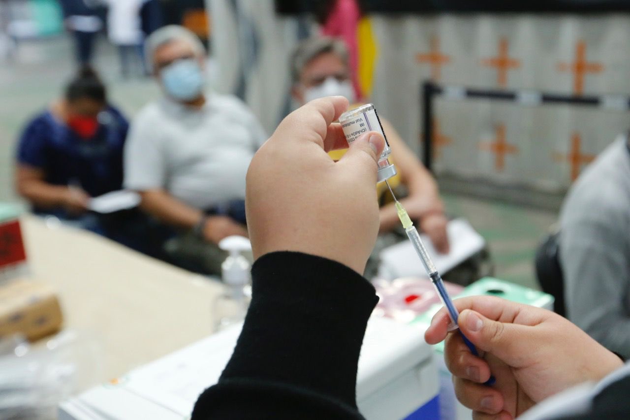 La vacunación ha sido una de las estrategias principales del gobierno de México para enfrentar a la variante Ómicron | Foto: Gobierno CDMX 