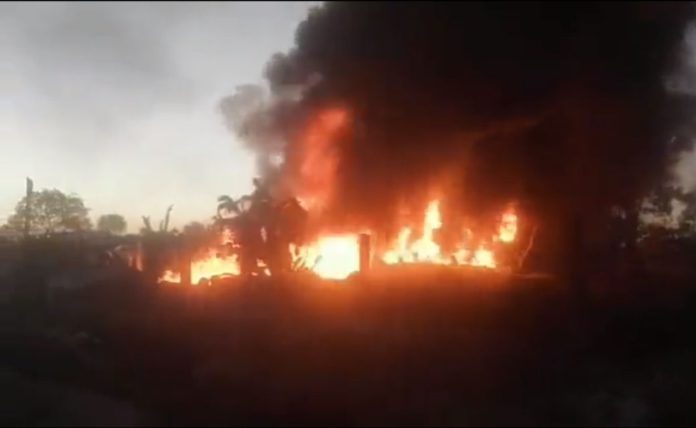 La explosión ocurre a tres años de que un ducto de combustible estallara también en Hidalgo debido a las tomas clandestinas Foto: Captura de pantalla Twitter