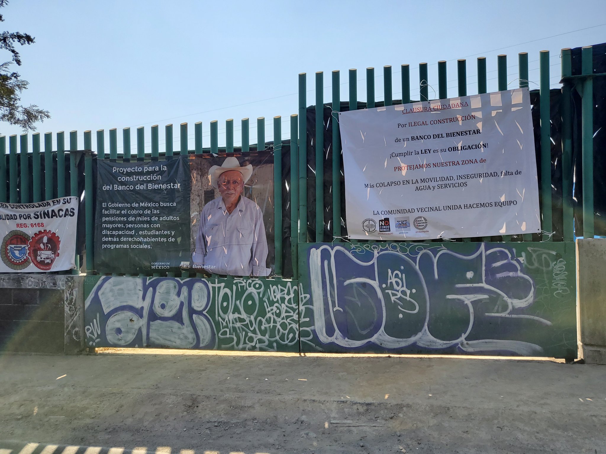 Un grupo de vecinos de la alcaldía Álvaro Obregón pide la reubicación de las obras de construcción del Banco del Bienestar en la zona | Foto: Twitter @ComunidadDesier2