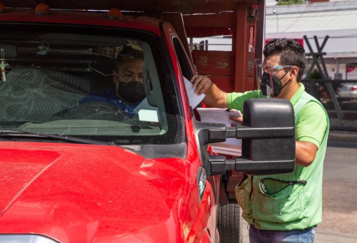En las ventanillas de la CDMX puedes iniciar o continuar el trámite de verificación vehicular | Foto: Gobierno Edomex