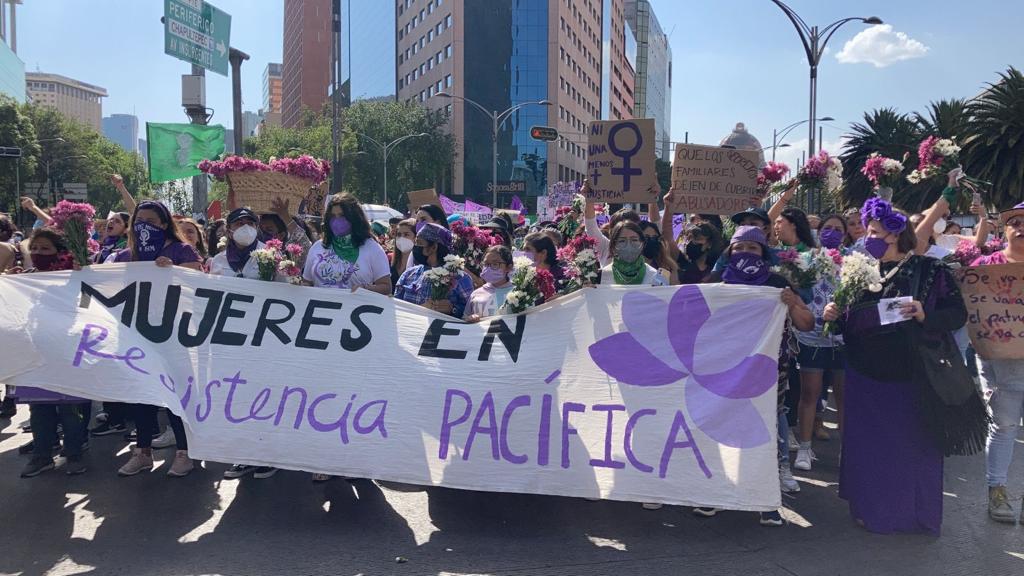 Colectivos feministas hicieron un llamado para que las movilizaciones fueran pacíficas Foto: SSC