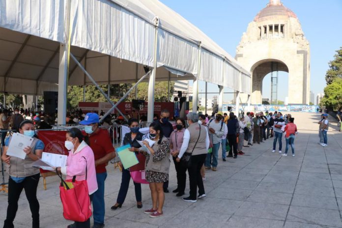 Este es el módulo de registro para la pensión del bienestar en la alcaldía Cuauhtémoc Foto: Gobierno de México