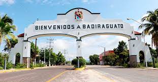 Periodistas reportaron un retén sobre la carretera de Badiraguato-Guadalupecuando cubrían la gira del presidente López Obrador | Foto: Gobierno de México 