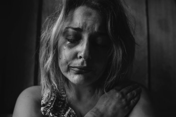 Muchas mujeres fueron víctimas de lo que la ONU Mujeres denomina como la “pandemia en la sombra”, ya que sufrieron palizas, violaciones, insultos y traumas psicológicos | Foto: Pexels