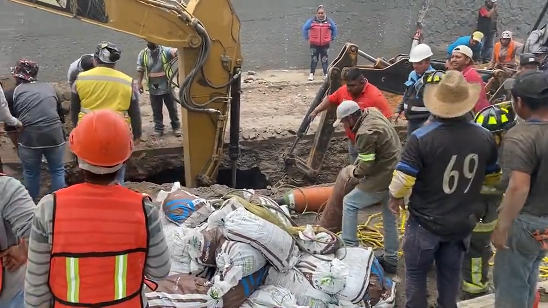 Otro socavón, ahora en Polanco, entierra a trabajadores 5