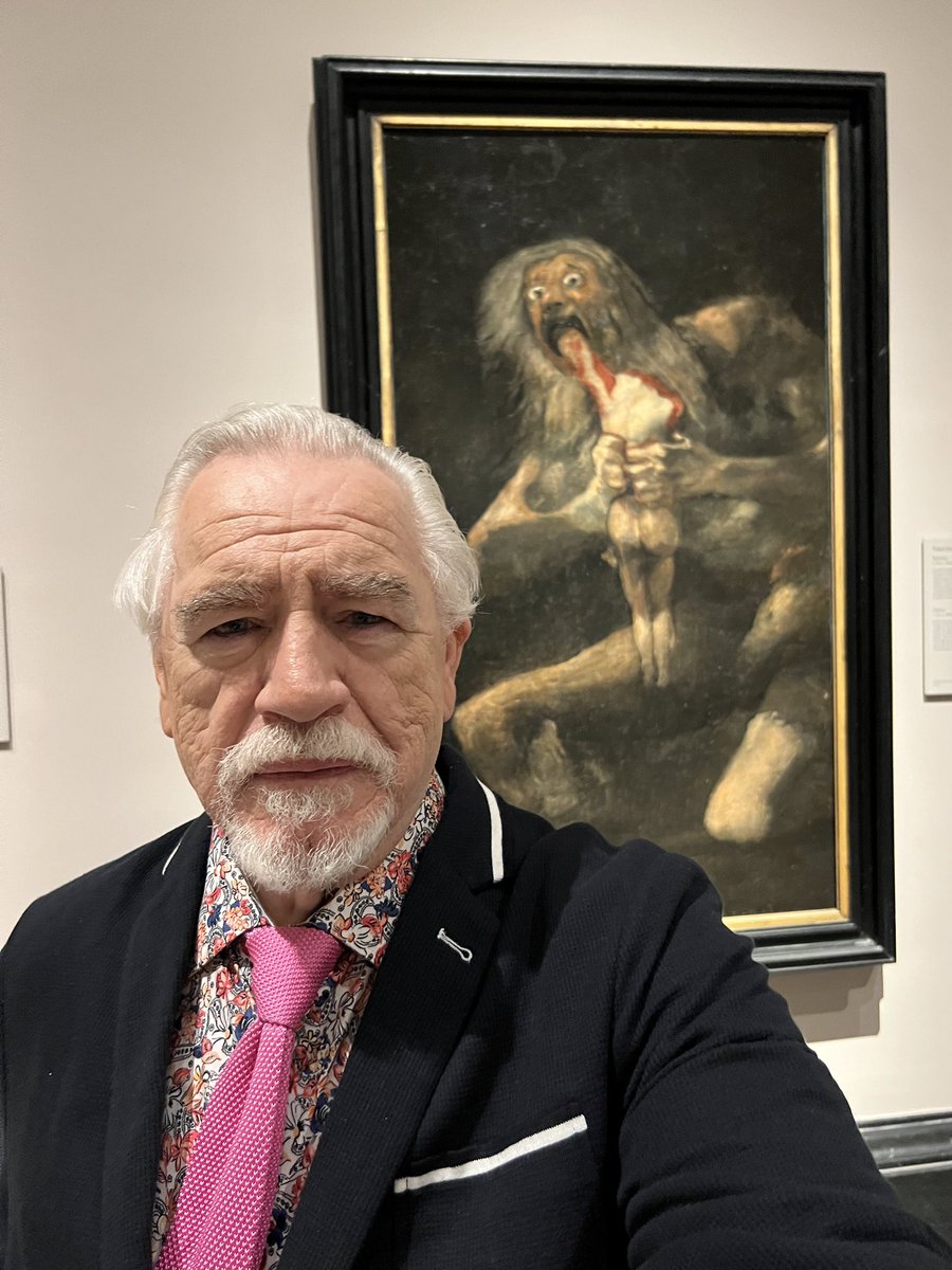 Brian Cox subió esta selfie frente a la pintura de Goya, principal inspiración de la serie. FOTO: Twitter HBO
