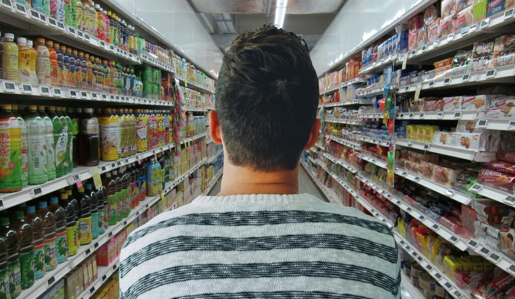 Compara los productos que consumes con otros y elige aquel que no perjudique tu salud. Imagen: Pxhere.