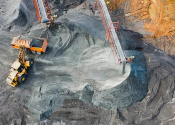 Buscan aumentar sanciones a empresas mineras, pero el gobierno ni las vigila portada