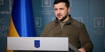 La promesa de los líderes de la OTAN de cursar una invitación oficial a Ucrania "cuando los Aliados estén de acuerdo y se cumplan las condiciones" fue algo nebulosa, y Zelensky, enfadado por la ambigüedad, criticó la postura occidental como "sin precedentes y absurda". Foto: Wikimedia.