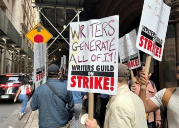 Los guionistas de Hollywood se enfrentan a un futuro al que pronto se enfrentarán todos los trabajadores del conocimiento, y sin el beneficio de la representación sindical. Foto Wikimedia.