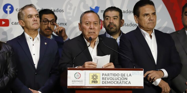 PRD queda fuera del proceso de selección del aspirante presidencial del Frente Amplio por México.
Imagen: Twitter @PRDMexico.