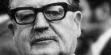 En las primeras horas del día del golpe, Allende se enteró por un ayudante de que la marina había tomado el control de los principales puertos de Chile. Foto: Wikimedia.