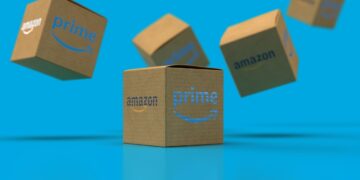 Amazon y Facebook cobran cifras exorbitantes por el privilegio de vender en sus plataformas (lo que implica extraer de la nube una forma de renta), y los reguladores se enfrentan entonces a un dilema político insoluble: tienen que ir contra la corriente de la opinión pública (los millones de usuarios reclutados por las grandes tecnológicas para su causa) para proteger a los capitalistas contra estos señores tecnofeudales, o  cloudalistas,  como los llamo en mi reciente libro  Technofeudalism: What Killed Capitalism.  Foto: Pixabay.