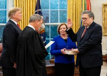 Pero ahora Barr canta una melodía muy diferente. En una entrevista reciente con Fox News, confirmó que tiene toda la intención de votar por Trump en noviembre. Foto: Wikimedia.