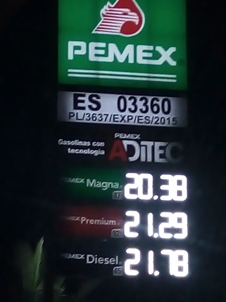 Más que barril sin fondo, Pemex parece seguir siendo la gallina de los huevos de oro. Foto: Wikimedia.