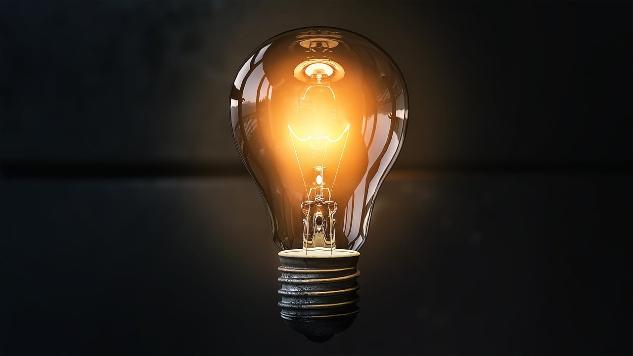 Muchos de nosotros damos por sentada la electricidad. Pulsamos un interruptor y esperamos que se encienda la luz. Pero la capacidad y la resiliencia de los sistemas energéticos no están garantizadas, y si estos sistemas fallan, se acabará toda la economía. Foto: Pixabay.