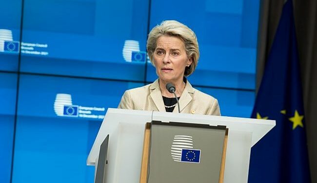 Hay que reconocer que von der Leyen ha adoptado una postura notablemente más fuerte que sus predecesores hacia China. Foto: Wikimedia.