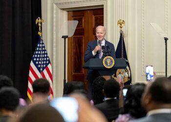 Las crecientes preocupaciones sobre la edad de Biden (ahora tiene 81 años y tendría 86 al final de un segundo mandato) se han convertido en el tema central de la campaña. Foto: Wikimedia.