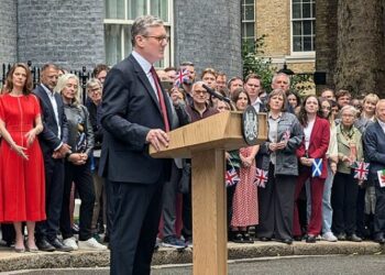 Para demostrar que una divergencia permanente con Europa es ahora parte integrante de la ideología laborista y no sólo un recurso temporal para recuperar a los votantes de clase trabajadora del Brexit, Keir Starmer, el primer ministro laborista entrante, llegó al extremo de descartar la reincorporación a la unión aduanera o al mercado único de la UE mientras viva. Foto: e Creative Commons Attribution-Share Alike 4.0 International. Parrot of Doom. Wikimedia.