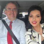 Marcelo Ebrard y su esposa, Rosalinda Bueso.