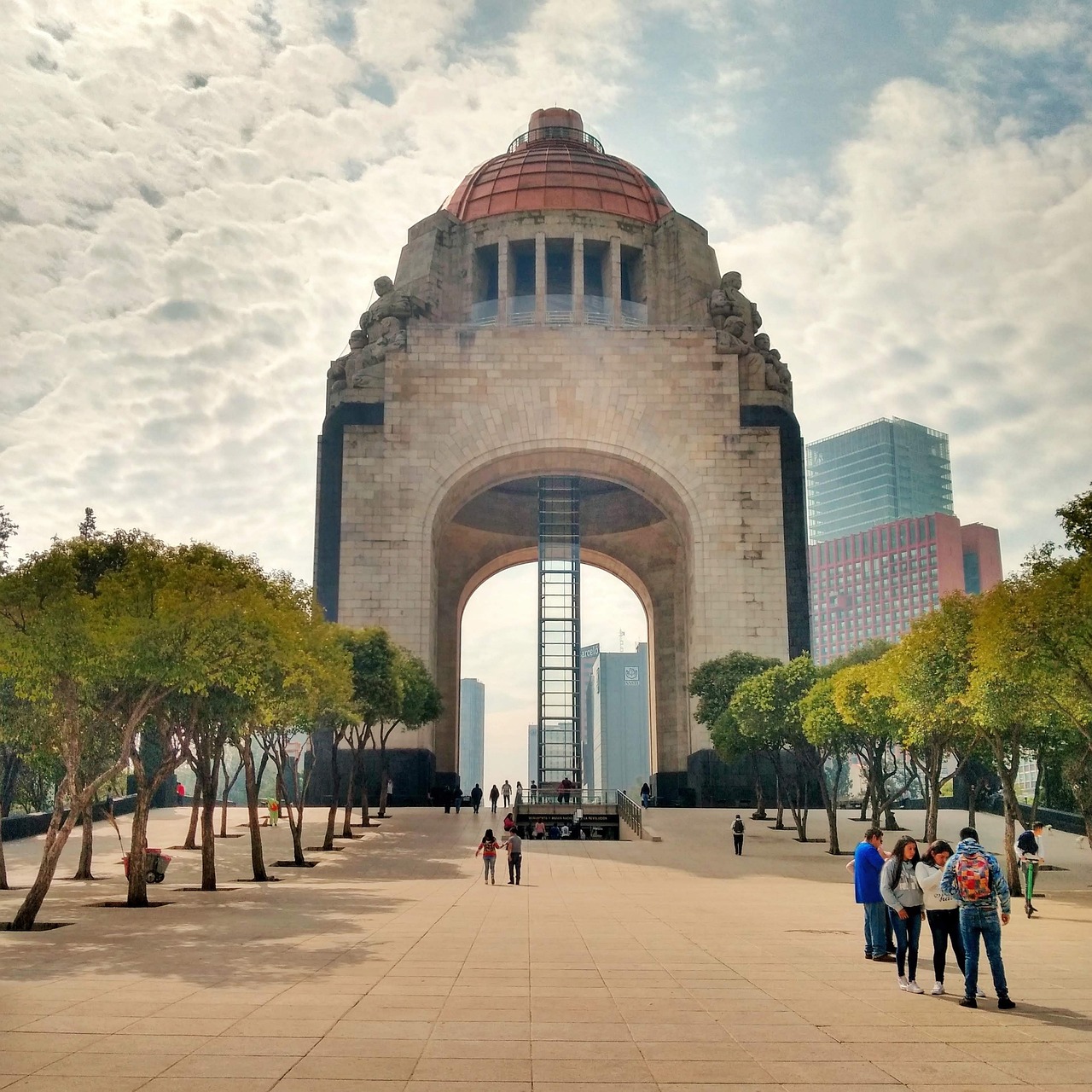 La Ciudad de México fue la plaza más peleada mediáticamente en la elección del 2024. Foto: Pixabay.