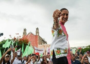 Desde su campaña Claudia Sheinbaum aquilató la trascendencia del mayor contacto posible con la gente y la importancia estratégica de las visitas a territorios llevando propuestas específicas a pueblos, municipios, estados y regiones. Foto: Wikimedia.