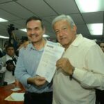 Dejó al PRD para sumarse a Morena y mantenerse cerca de López Obrador