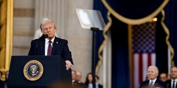 El desafío para Trump, como lo fue para Biden, es cómo diseñar e implementar una estrategia industrial del siglo XXI que atraiga la inversión privada, haga hincapié en las zanahorias en lugar de los palos y, en última instancia, cree un sector manufacturero globalmente competitivo. Foto: Wikimedia.